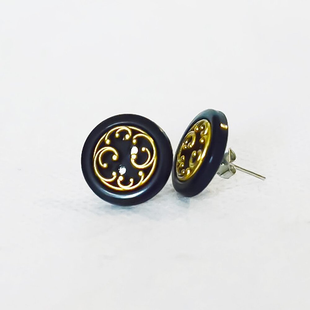 ❤️ Gothic Baroque Black and Gold Stud Earrings